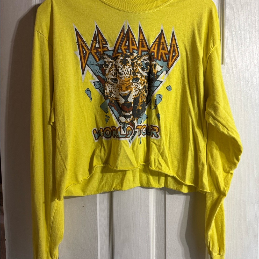 Def Leppard Yellow World Tour Cropped Long Sleeve